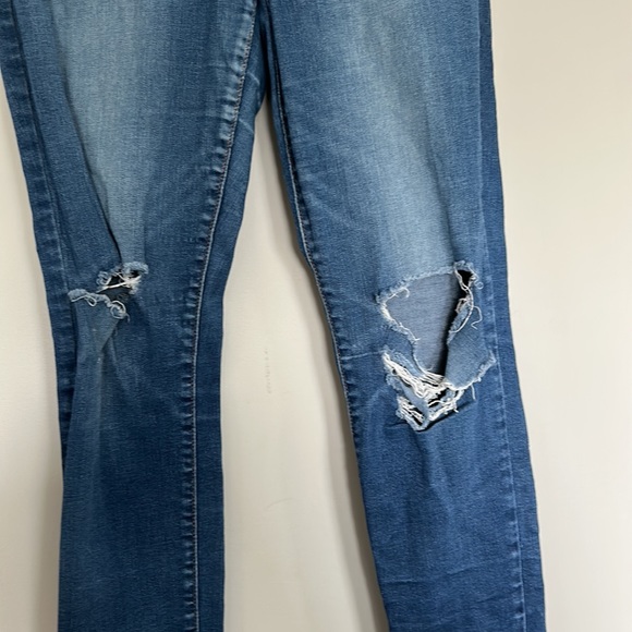 Old navy ripped jeans - Picture 2 of 4